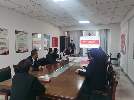 人保寿险兴安中心支公司开展宪法宣传活动1.jpg