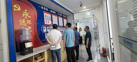 深化校企联动  照片 (1).jpg