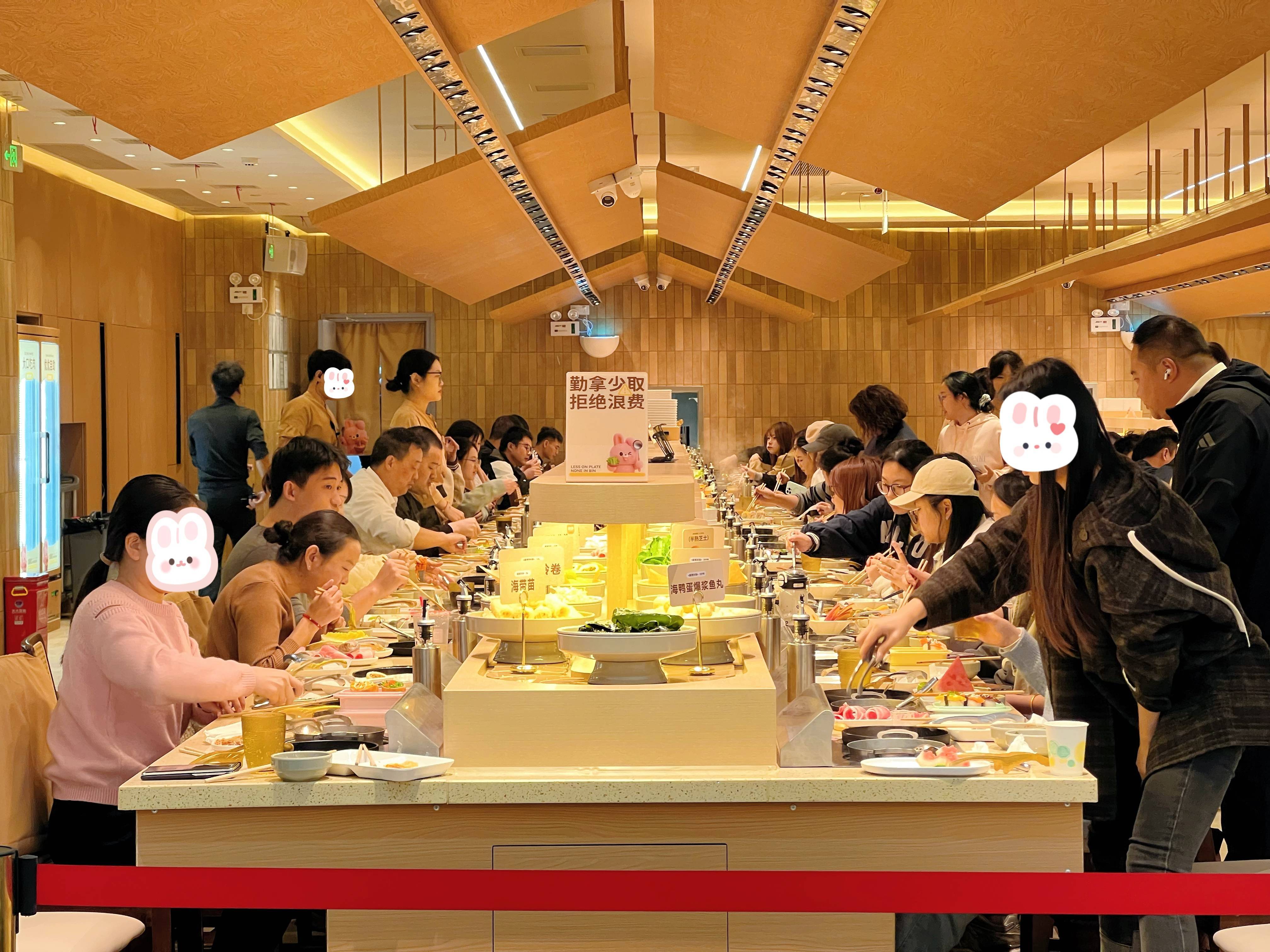 日排队2000桌，火锅+模式成宠儿，海底捞旗下举高高原班人马再复制神话！