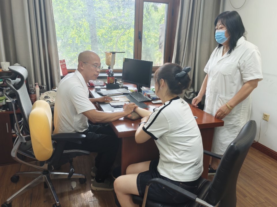 1786585316263101.jpg 三伏养生正当时 健康护航暖人心——太平人寿兴安盟中心支公司开展中医养生及鼻炎防治健康讲座 (2).jpg