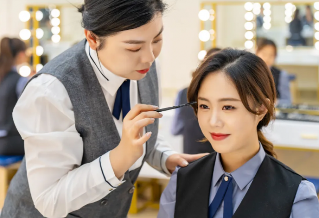 美业风口正当时！呼市新华美妆形象设计与美容康养专业 2026 年开始招生第4张